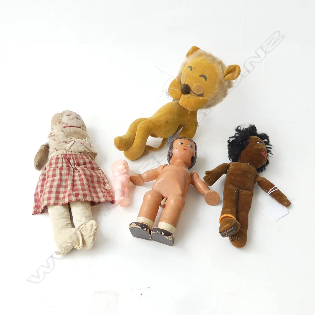 VINTAGE NORAH WELLINGS BLACK DOLL AND FOUR OTHERS, INCLUDES LION Image 1++