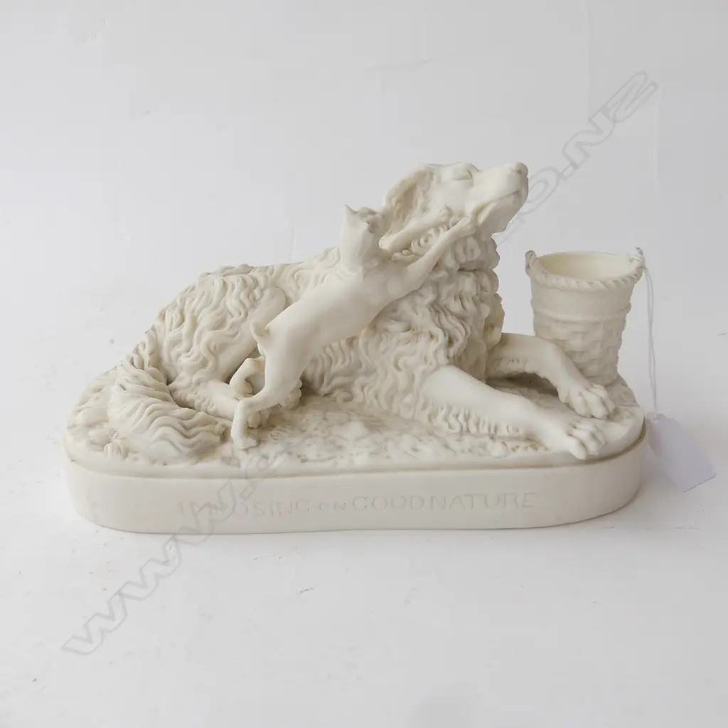 VICT PARIANWARE 2 DOGS IMPOSING ON GOOD NATURE H140 L240MM Image 1++
