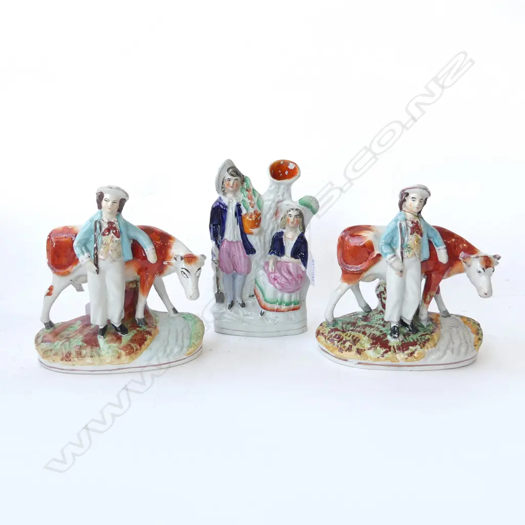 PR ANTIQUE STAFF COW & FIG ORNS DISTRESSED H170MM & STAFF COUPLE VASE H180MM Image 1++