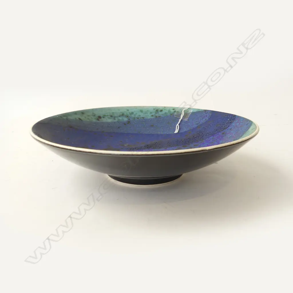 NZ STUDIO POTTERY BOWL BY SHANE WAGSAFF DIA 220MM Image 1++
