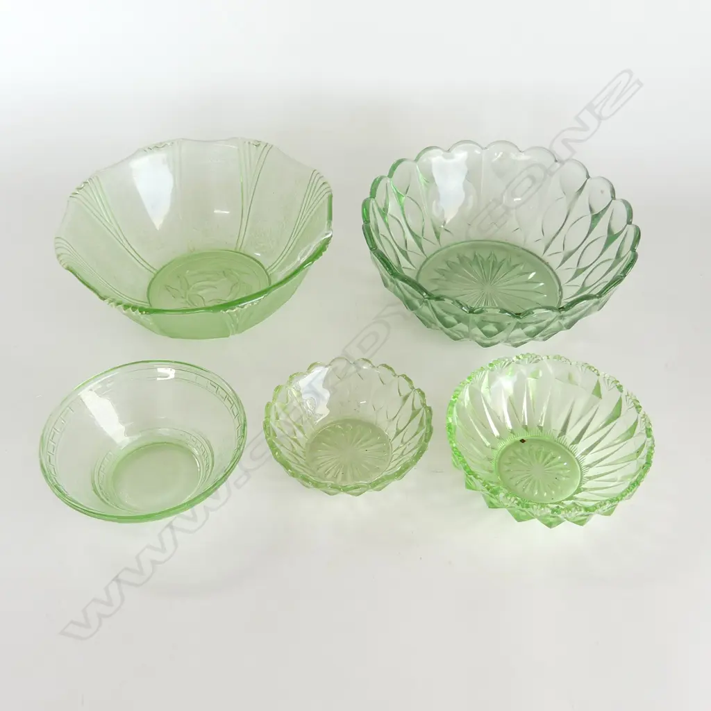5 ART DECO GREEN DEPRESSION GLASS BOWLS, 3 SML, 2 LG Image 1++