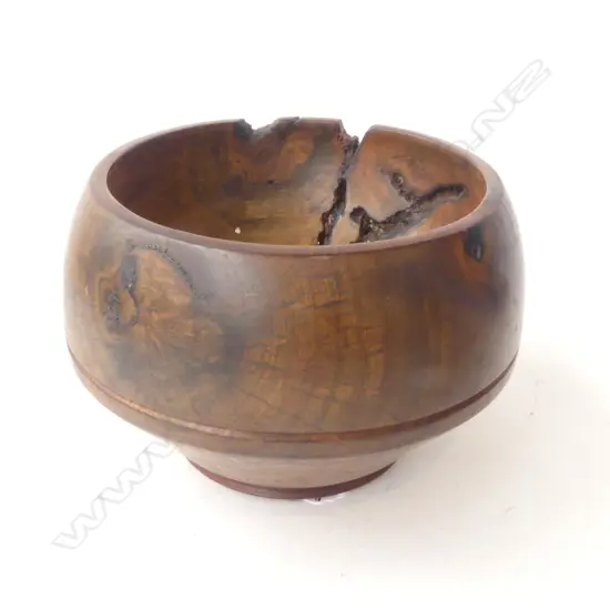 WOODEN TURNED SWAMP KAURI BOWL