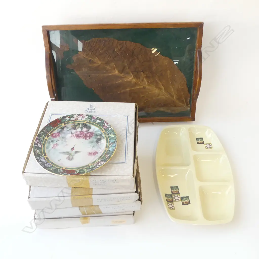 TRAY w. TOBACCO LEAF W.480mm, 5 BOXED COLLECTORS PLATES, CARLTONWARE PLATTER W.355mm small chip Image 1++