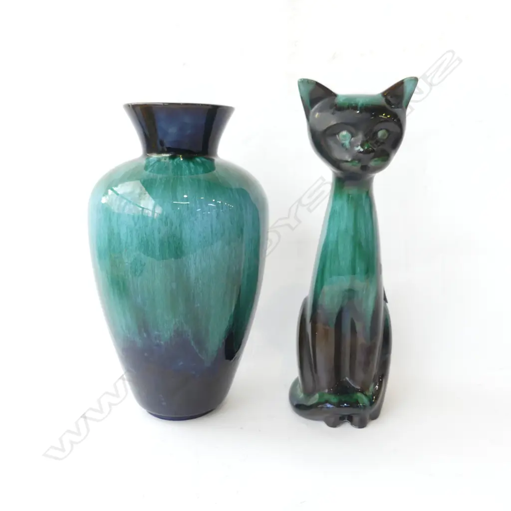 BLUE MOUNTAIN CHINA CAT ORN H350 & VASE H320MM Image 1++