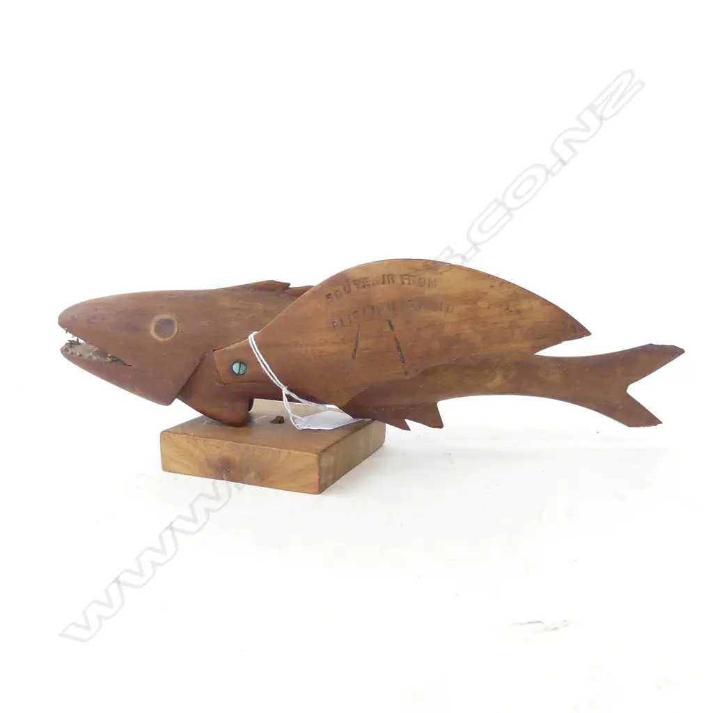 PITCAIRN CARVED WOODEN FISH BY LEN C. BROWN L.320mm FAULTS Image 1++