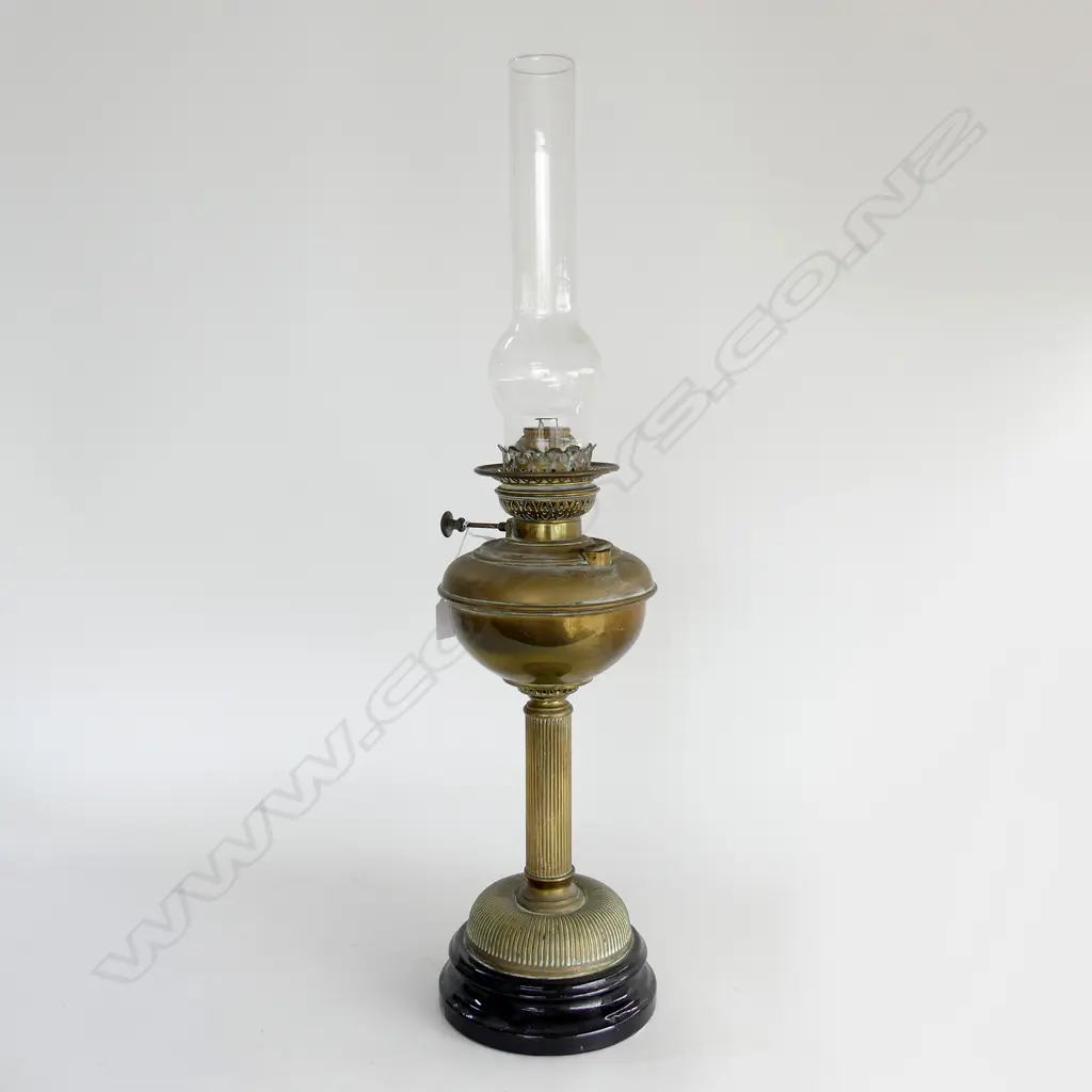 ANTIQUE VERITAS KEROSENE LAMP w. FLUE H.735mm Image 1++