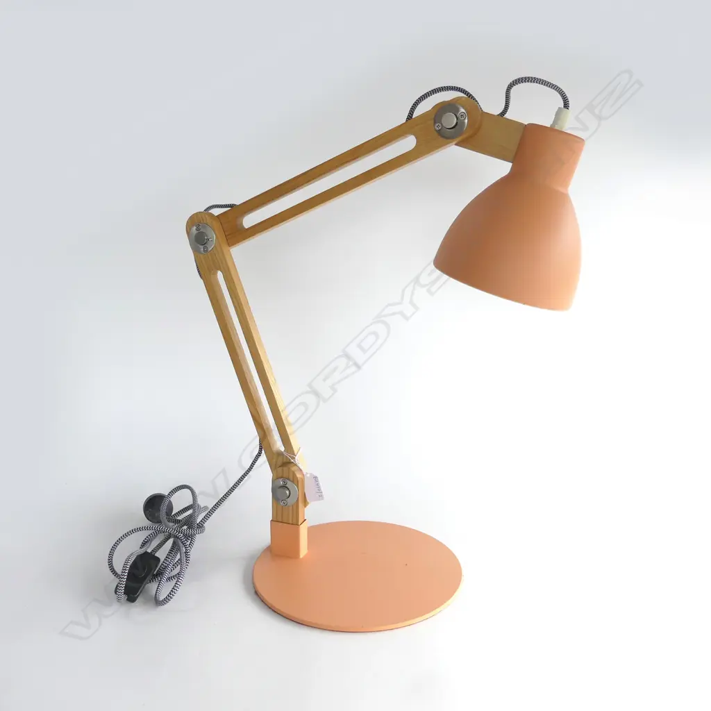 MODERN DESK LAMP w. WOODEN FRAME Image 1++