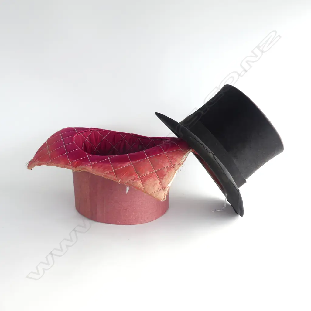ANTIQUE TOP HAT Image 1++
