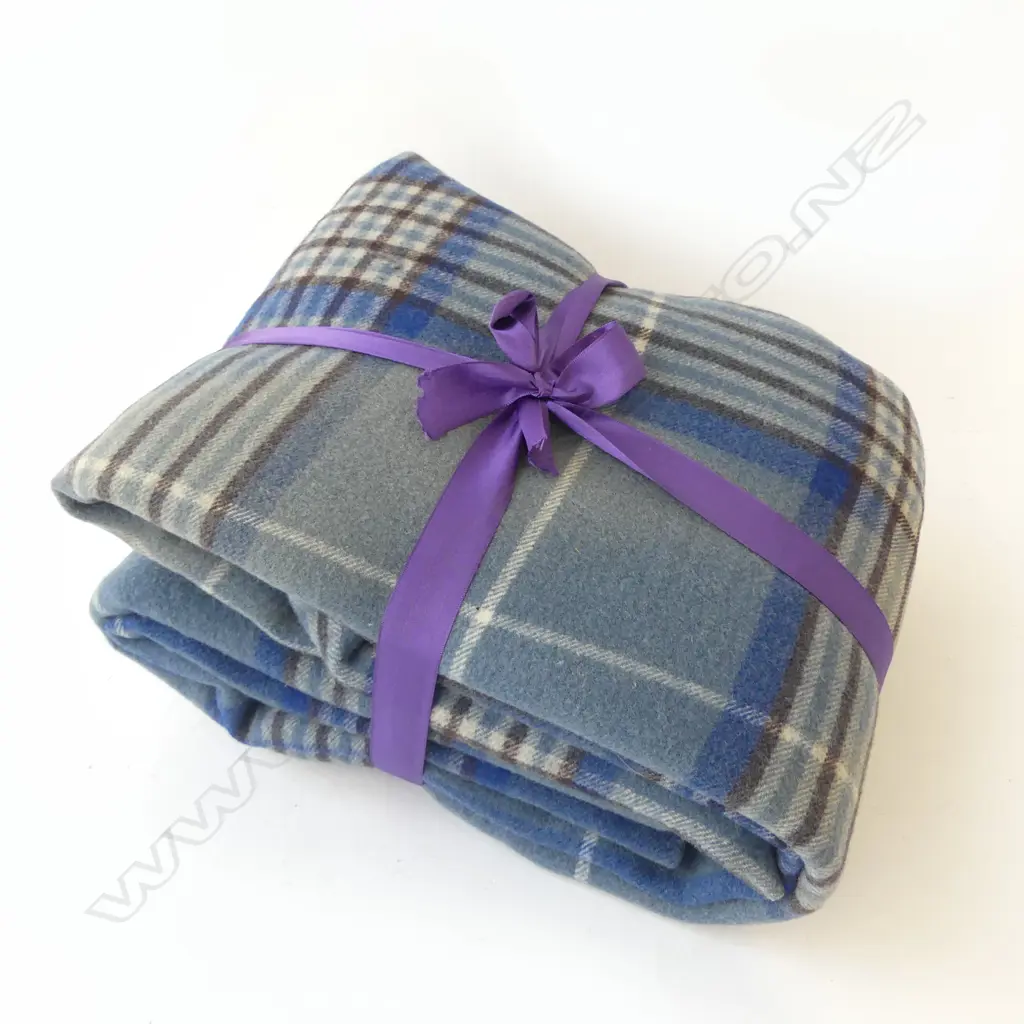 BLUE WOOL BLANKET SOME MARKS Image 1++