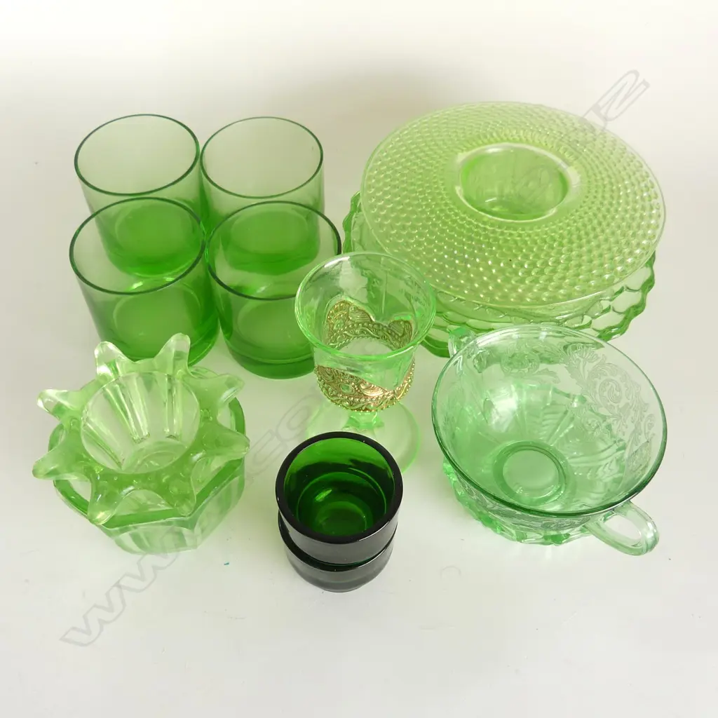 COLLECTION ASST GREEN DEPRESSION GLASS PCS Image 1++