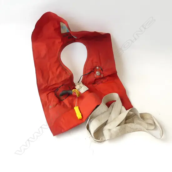 LIFE JACKET