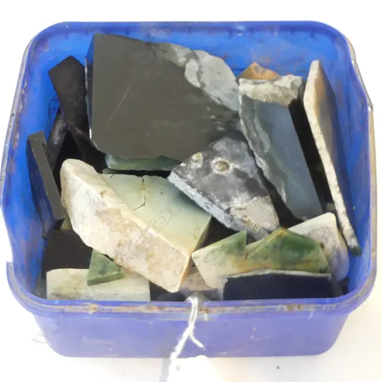 POUNAMU OFFCUTS