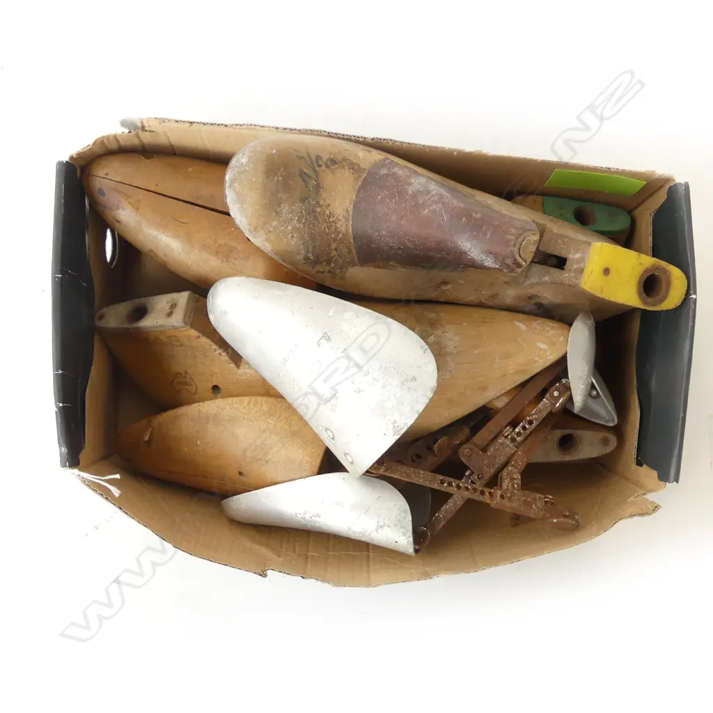 SHOE LASTS Image 1++