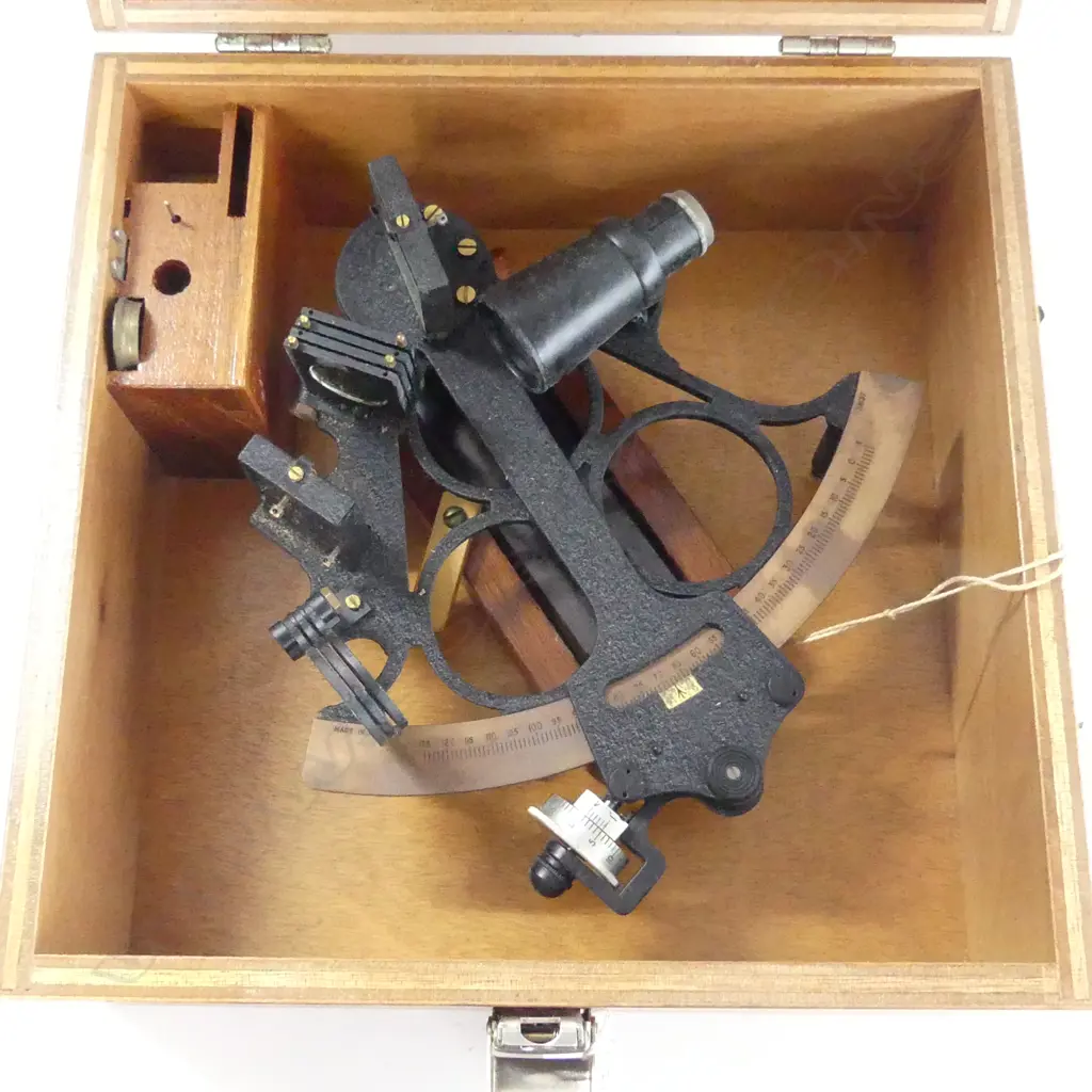 CASED SEXTANT BY HENRY BROWNE & SON LTD 1977 Image 1++