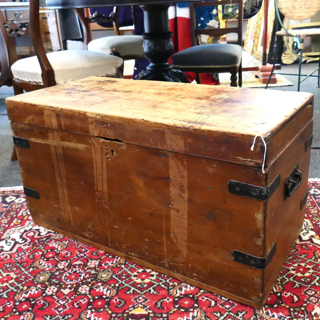 COLONIAL KAURI TRUNK TOOL/BLANKET CHEST. 810x390x430mm Image 1++