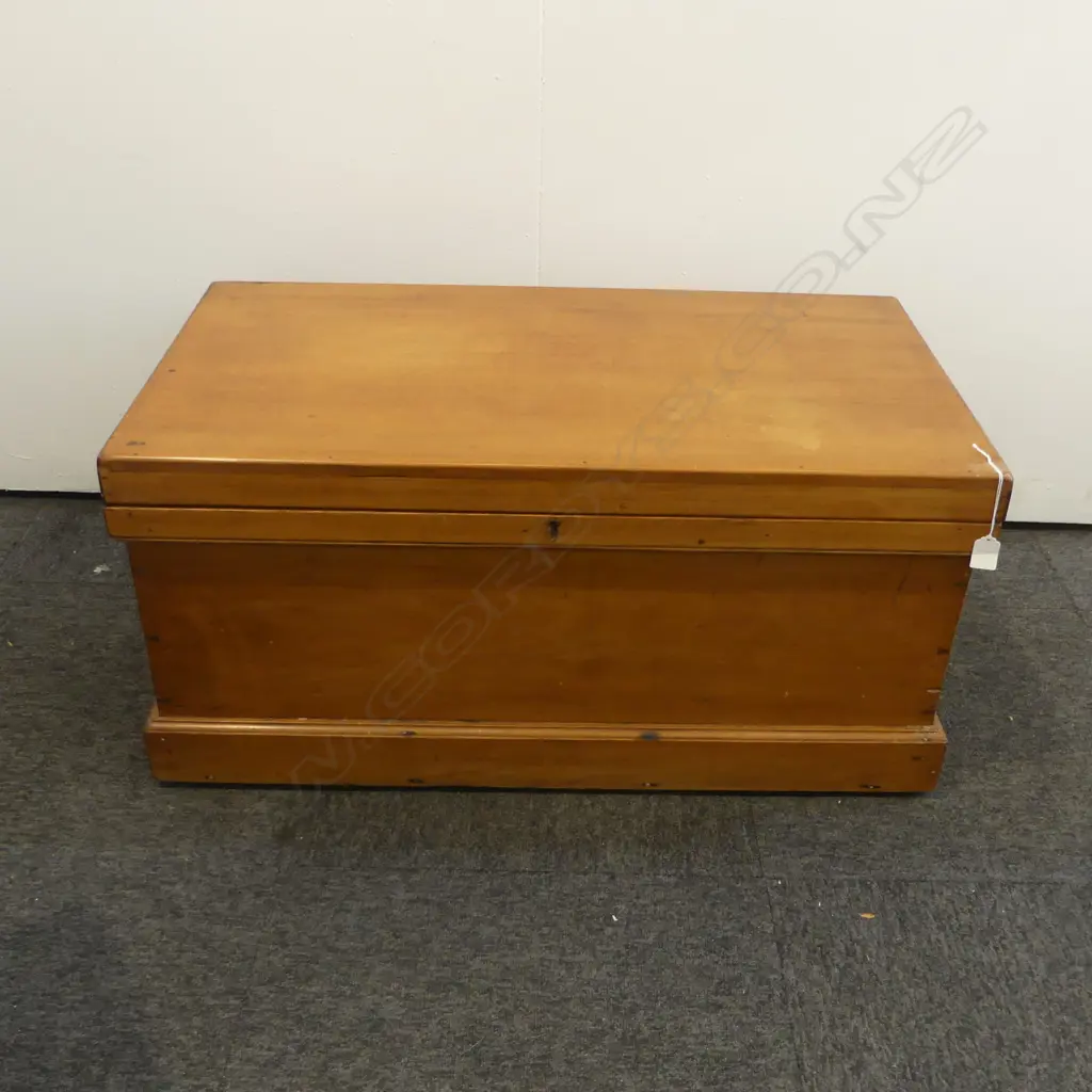 WOODEN BLANKET BOX 855x465x415mm Image 1++