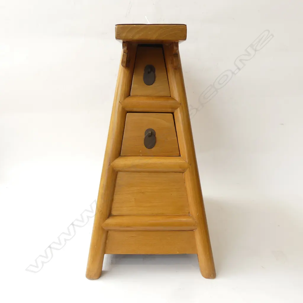 CHINESE BARBER STOOL 460 x 510mm Image 1++
