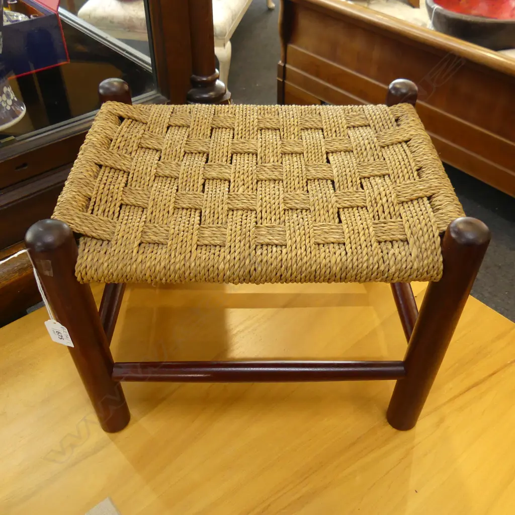 SMALL WOVEN STOOL 385x305x305mm Image 1++
