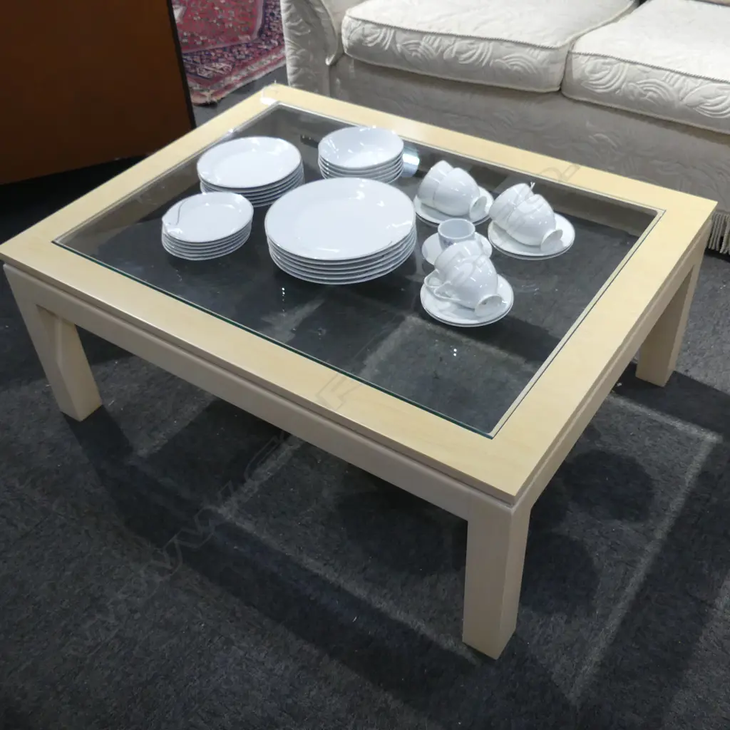 GLASS TOPPED COFFEE TABLE 1050x800x420mm Image 1++