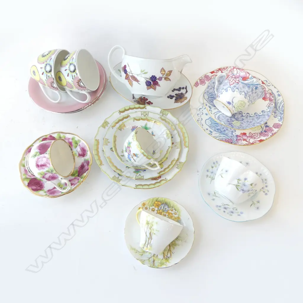 ASST. QUALITY CHINA; 2 SHELLEY C/S, R. ALBERT C/S, WEDGWOOD TRIO, R. WORCESTER EVESHAM SAUCEBOAT ETC Image 1++