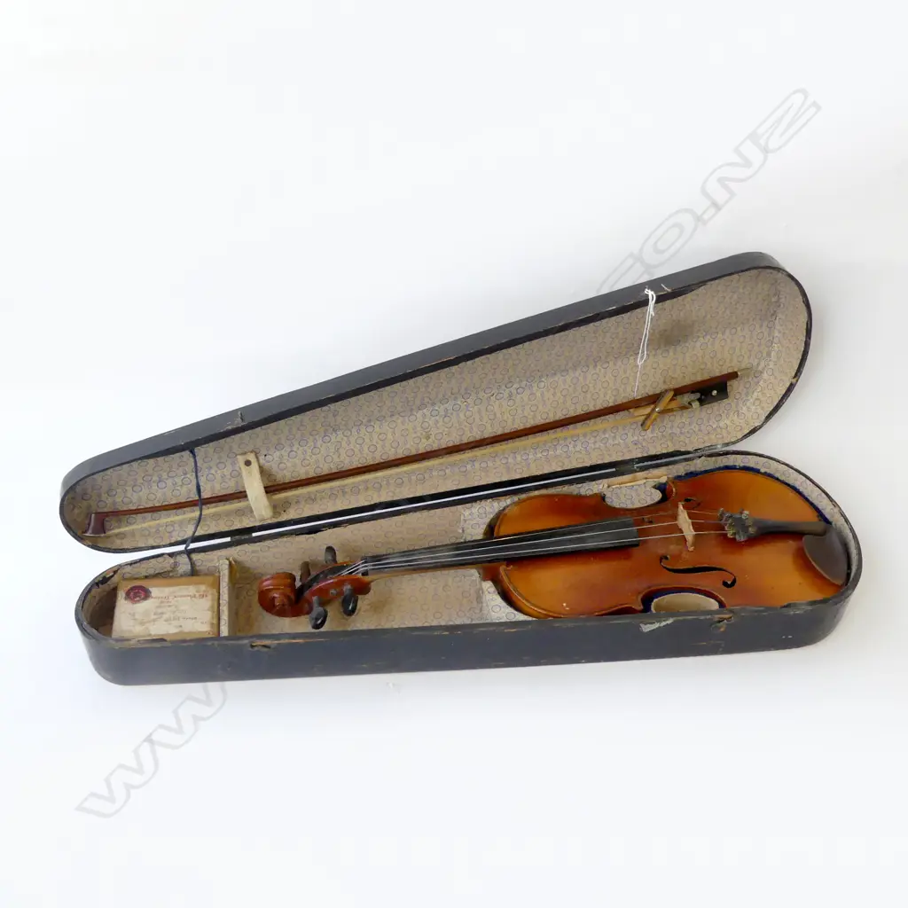 VINTAGE VIOLIN, CASED Image 1++
