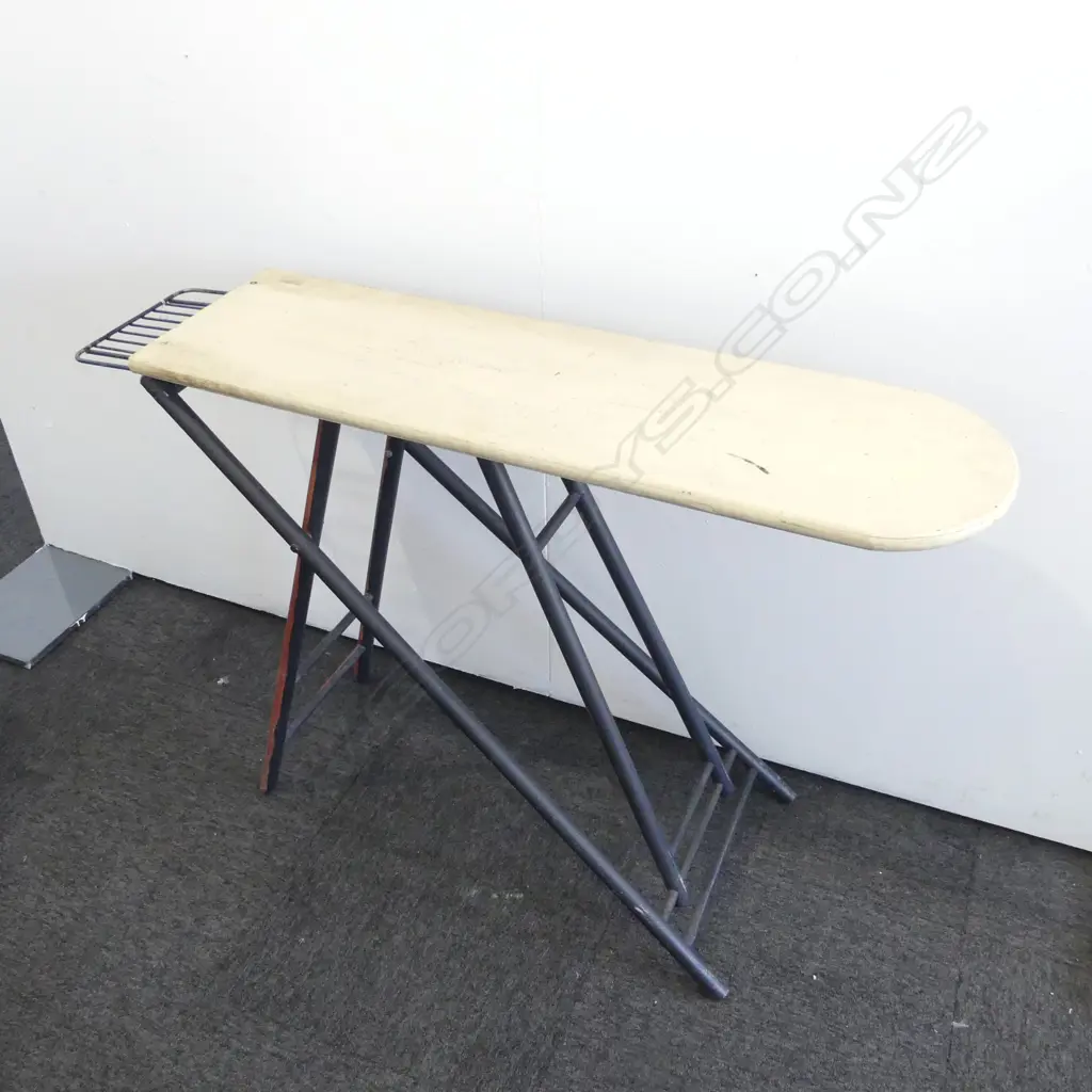 IRONING BOARD Image 1++