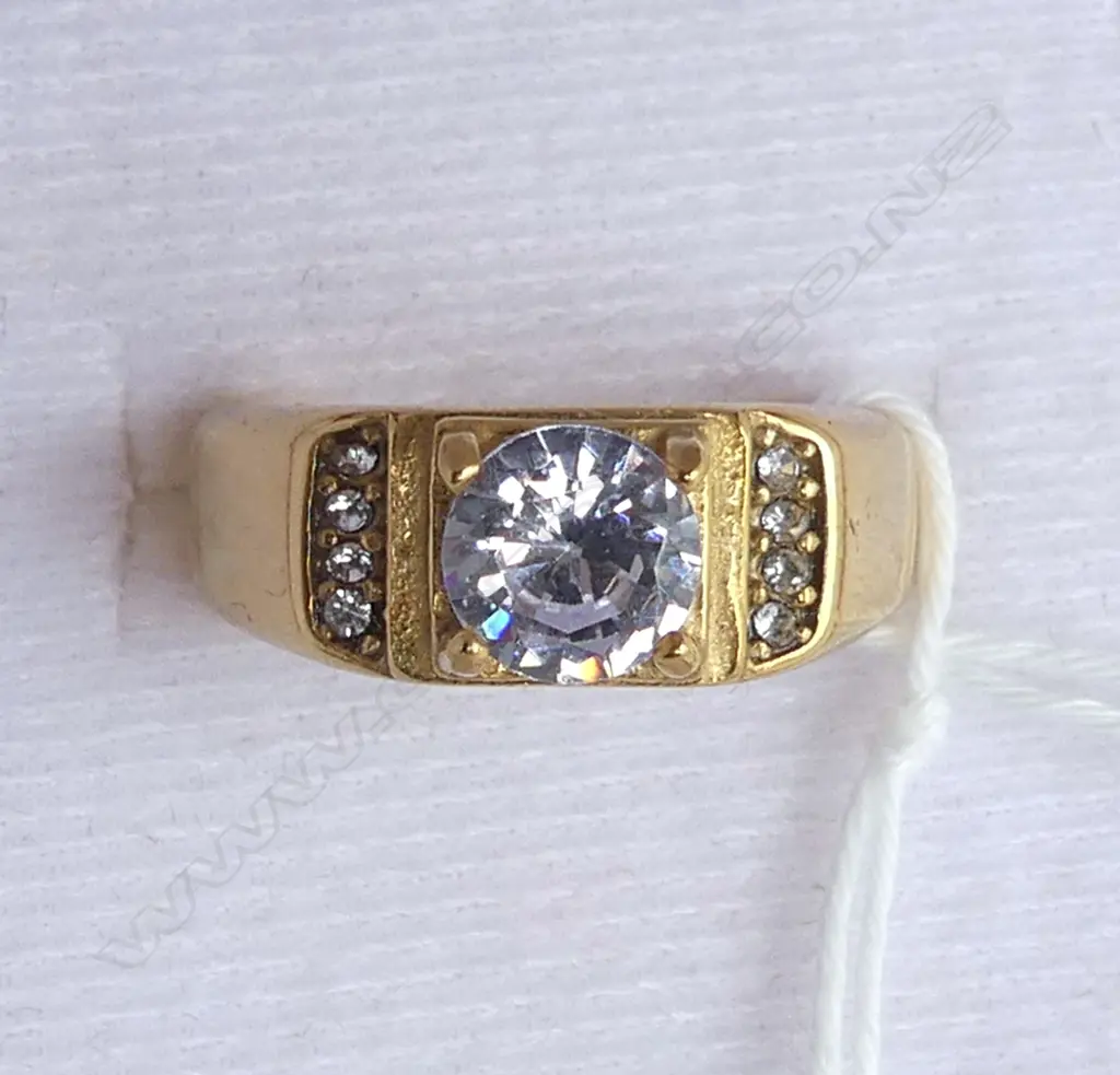 18ct GOLD PLATED COSTUME RING w CZ Image 1++