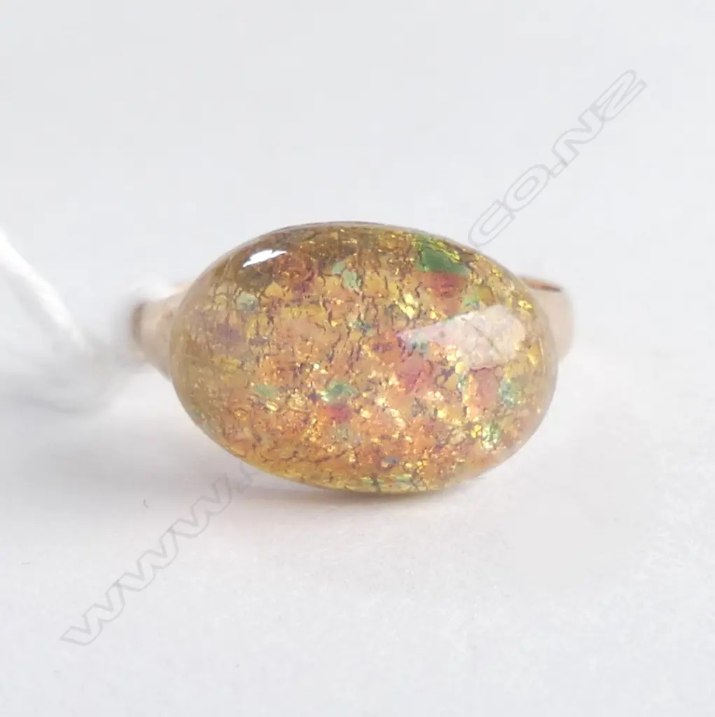9ct GOLD RING w FAUX OPAL 4.15gm SIZE Q Image 1++