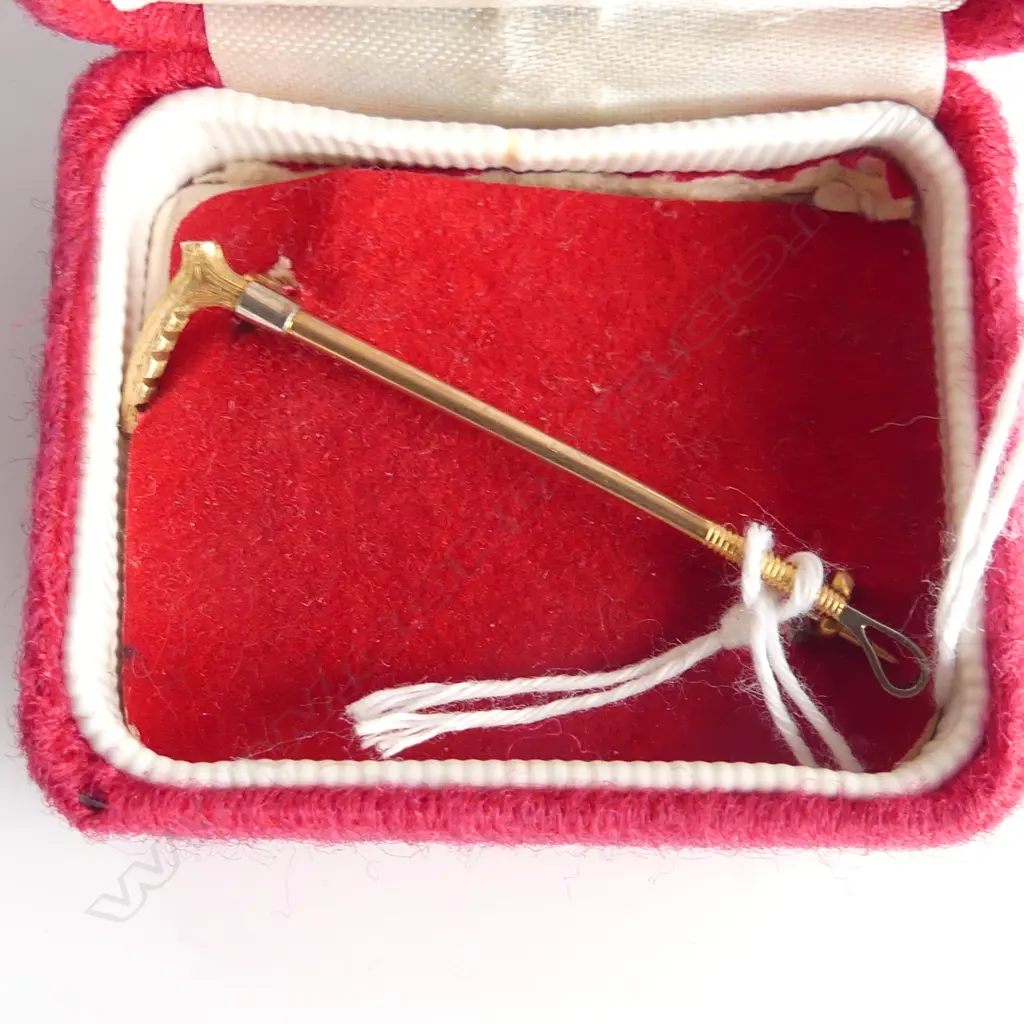 10CT GOLD RIDING CROP BROOCH  4GRMS Image 1++