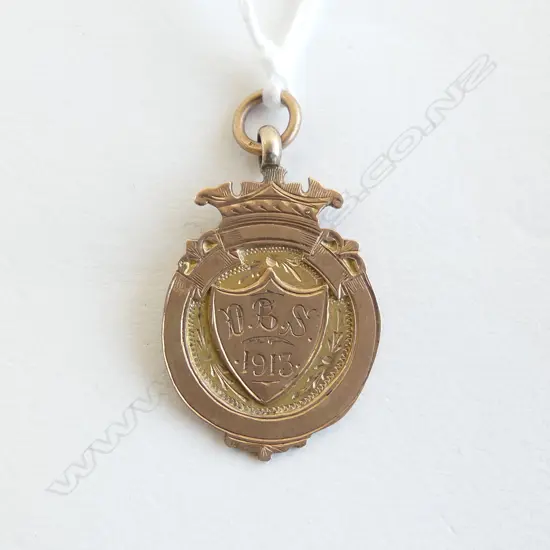 1913 9ct GOLD FOB MEDALLION '...Presented to Sergt N. Pearson' 4gms