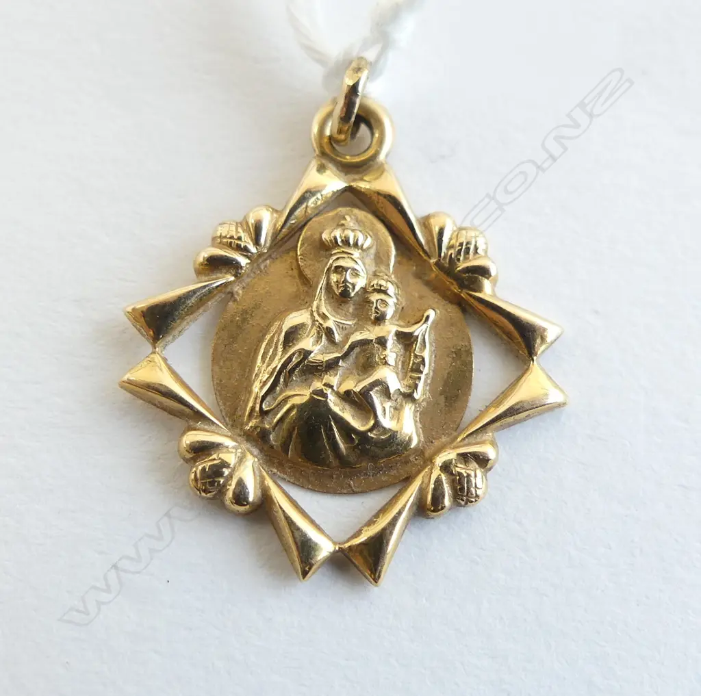 18CT PENDANT 2.1gms Image 1++