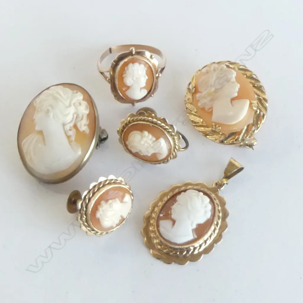 5 PCES 9CT CAMEO JEWELLERY; 3 BROOCHES / PENDANTS, RING & PR EARRINGS 17.3gms Image 1++