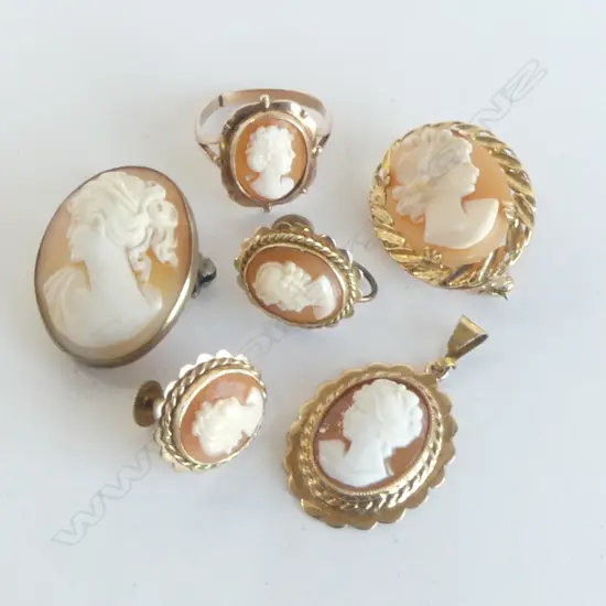 5 PCES 9CT CAMEO JEWELLERY; 3 BROOCHES / PENDANTS, RING & PR EARRINGS 17.3gms