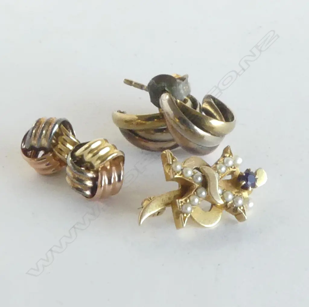 2 PRS 9CT EARRINGS 2.6gms + 14CT X PIN 1.9gms Image 1++