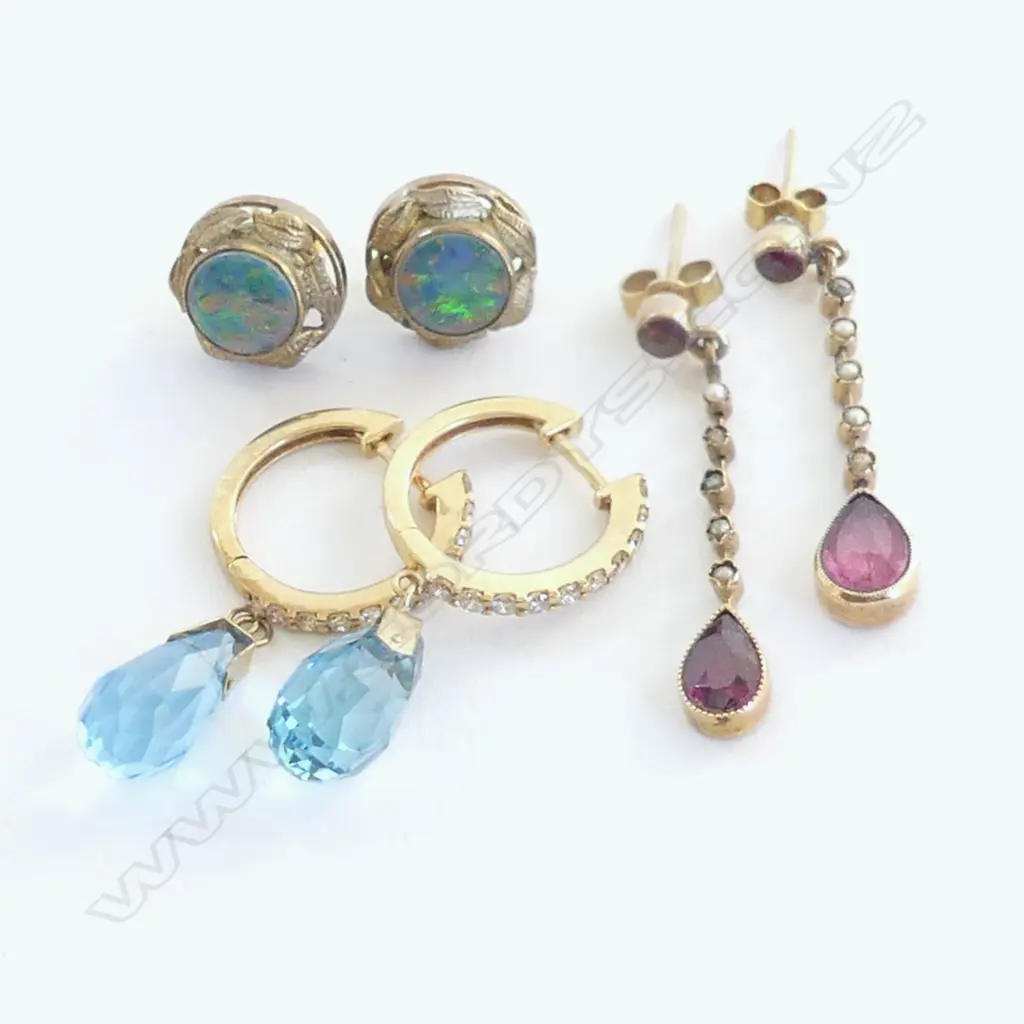 3 PRS 9ct EARRINGS 8.8gms Image 1++