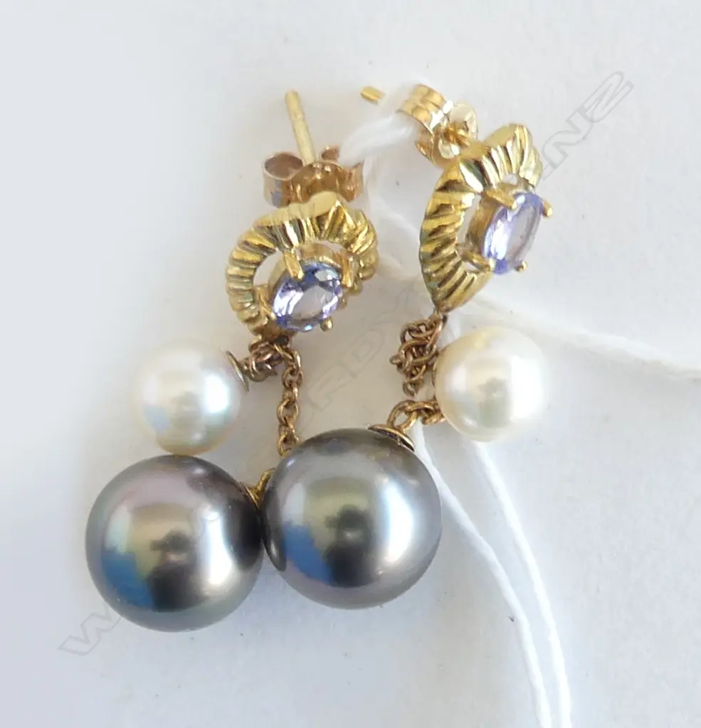 PR 9ct BLACK & WHITE PEARL & BLUE STONE QUALITY EARRINGS 6.7gms Image 1++