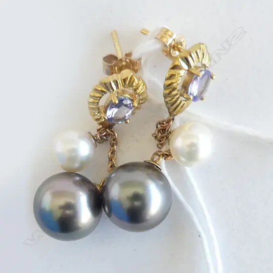 PR 9ct BLACK & WHITE PEARL & BLUE STONE QUALITY EARRINGS 6.7gms