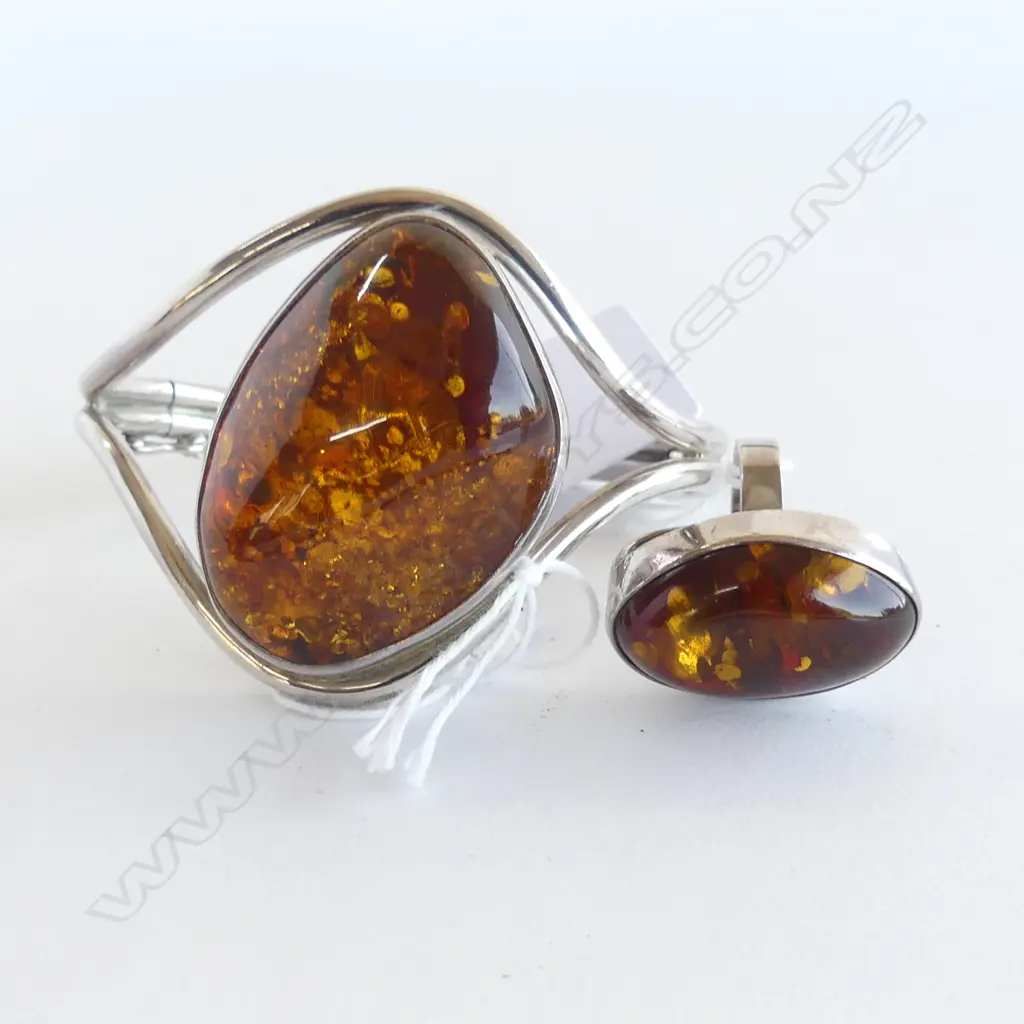 WELL CRAFTED HINGED SILVER & AMBER BANGLE w CATCH & MATCHING RING Image 1++