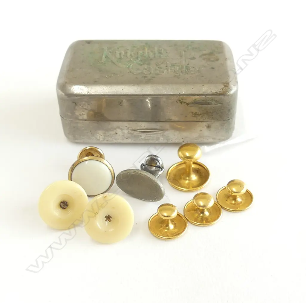 4 9ct STUDS 2.9gms + 4 OTHER Image 1++