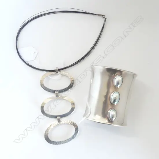 MEXICAN BEATEN SILVER NECKLACE & SILVER/MABE PEARL CUFF