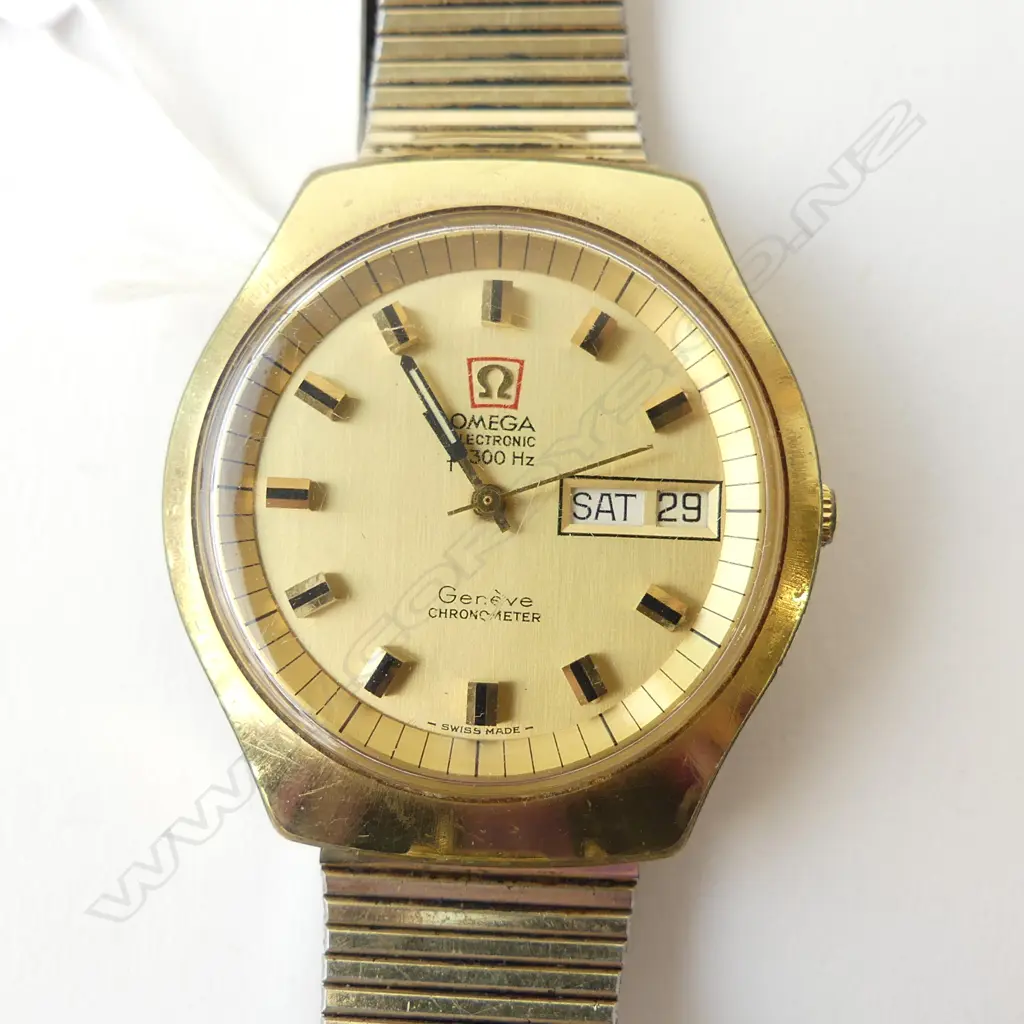 GOLD PLATED OMEGA ELECTRONIC WATCH (some wear to strap & glass) Image 1++