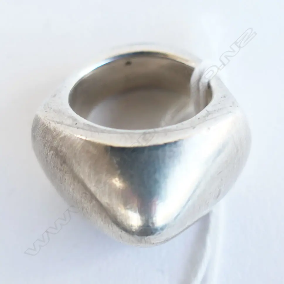 CHOKER w LG HANDBEATEN DISC & HANDCRAFTED SILVER RING Image 1++