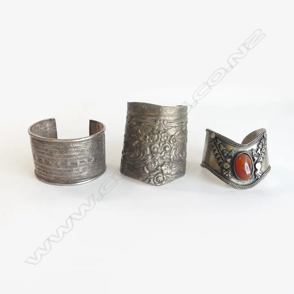 3 ETHNIC CUFF BRACELETS Image 1++