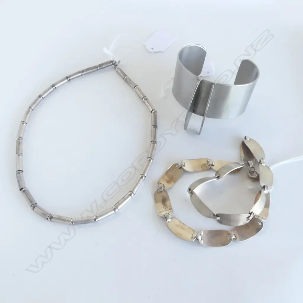 2 BURNISHED SILVER NECKLACES & STAINLESS STEEL CUFF Image 1++