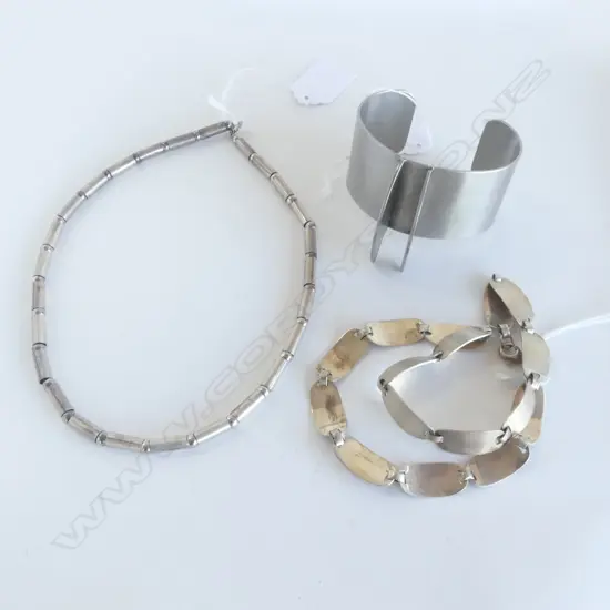 2 BURNISHED SILVER NECKLACES & STAINLESS STEEL CUFF