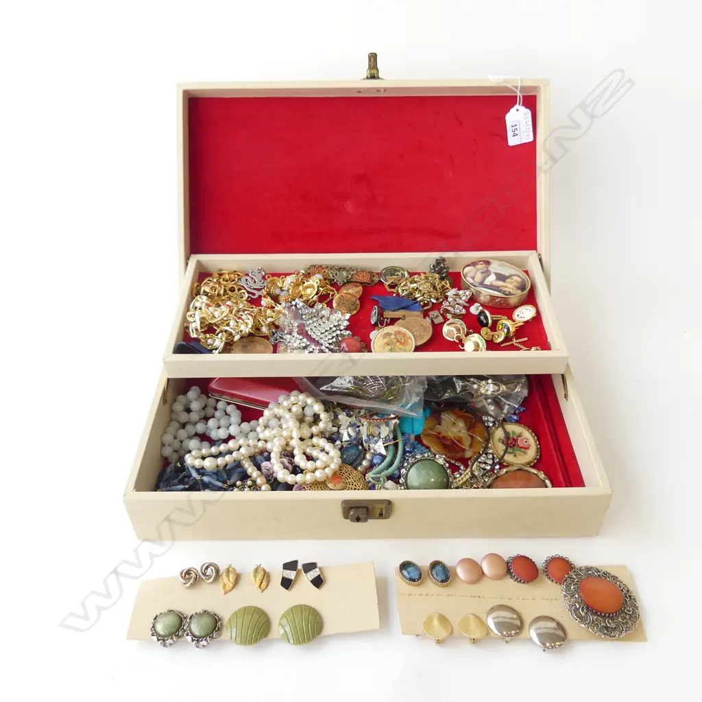 JEWLERY BOX OF COSTUME JEWLERY  L350MM Image 1++