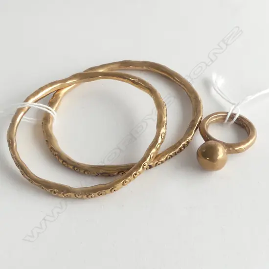 2 HANDBEATEN COPPER BRACELETS & MATCHING BALL RING