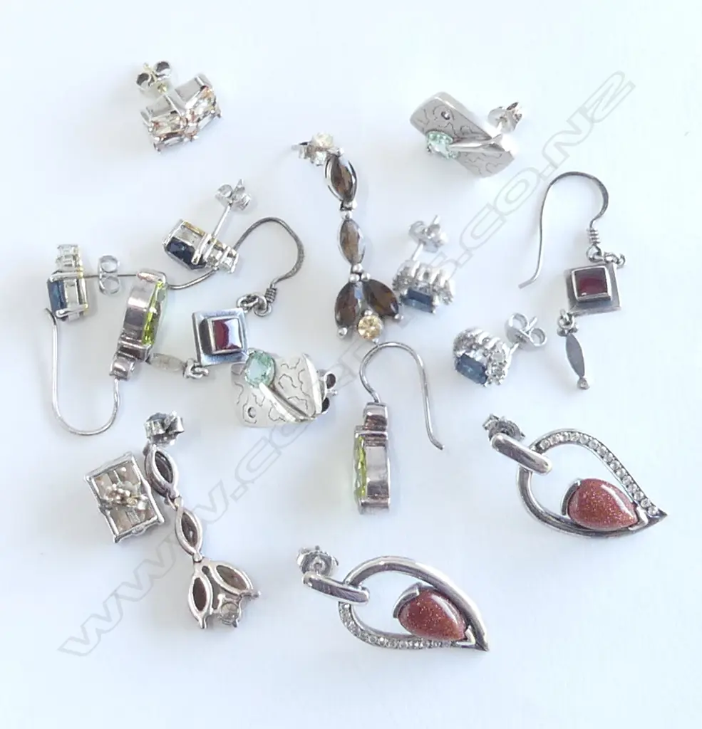 925 SILVER & ASSORTED STONE SET EARRINGS & STUDS Image 1++