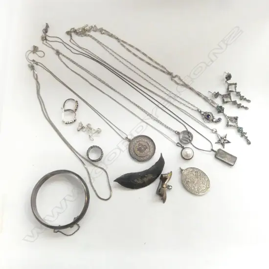 ASST. STG SILVER JEWELLERY; EARRINGS, ETC 112gms