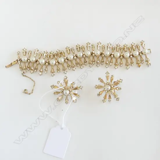 COSTUME BRACELET + PR STAR EARRINGS